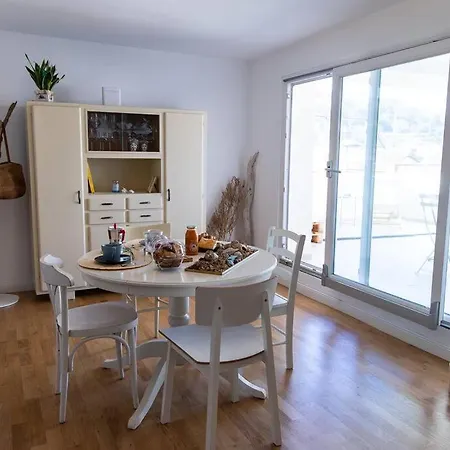 Zefiro Zona Mare E San Bartolo By Yohome 페자로