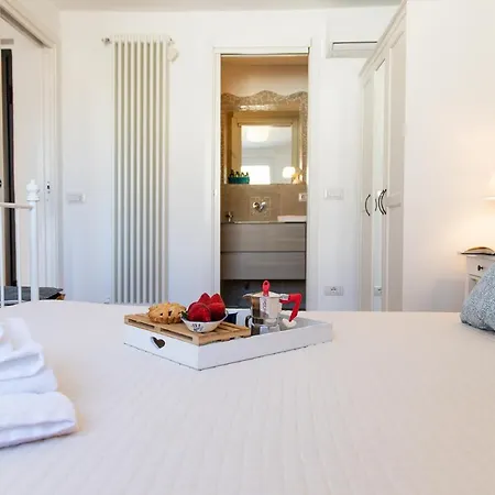 아파트 Zefiro Zona Mare E San Bartolo By Yohome