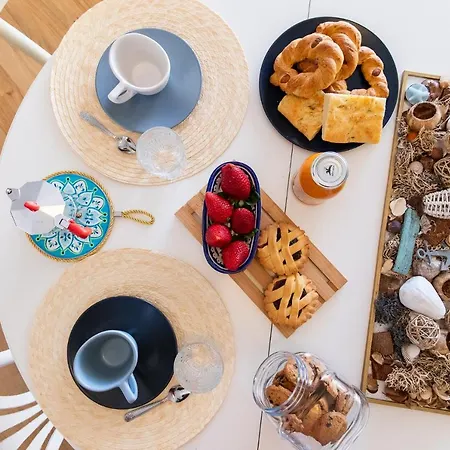 Apartment Zefiro Zona Mare E San Bartolo By Yohome *