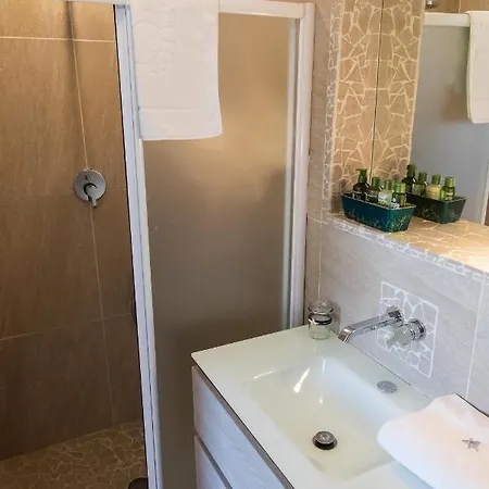 Apartment Zefiro Zona Mare E San Bartolo By Yohome *